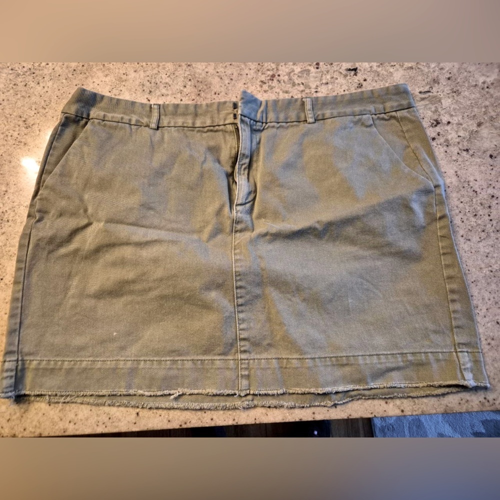 EUC ✨ Khakis by Gap - short jeans skirt